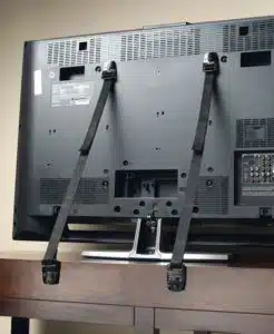 A bababiztonság nélkülözhetetlen eszközei a nappaliban